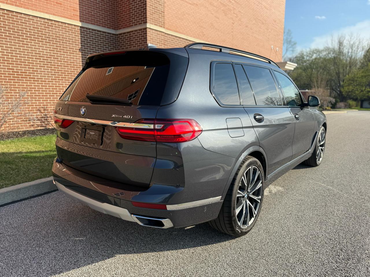 BMW X7  2021