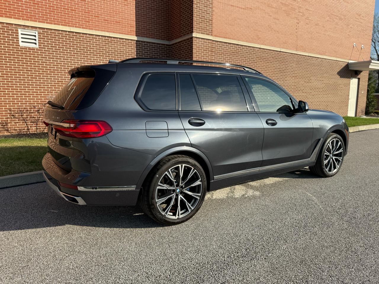 BMW X7  2021