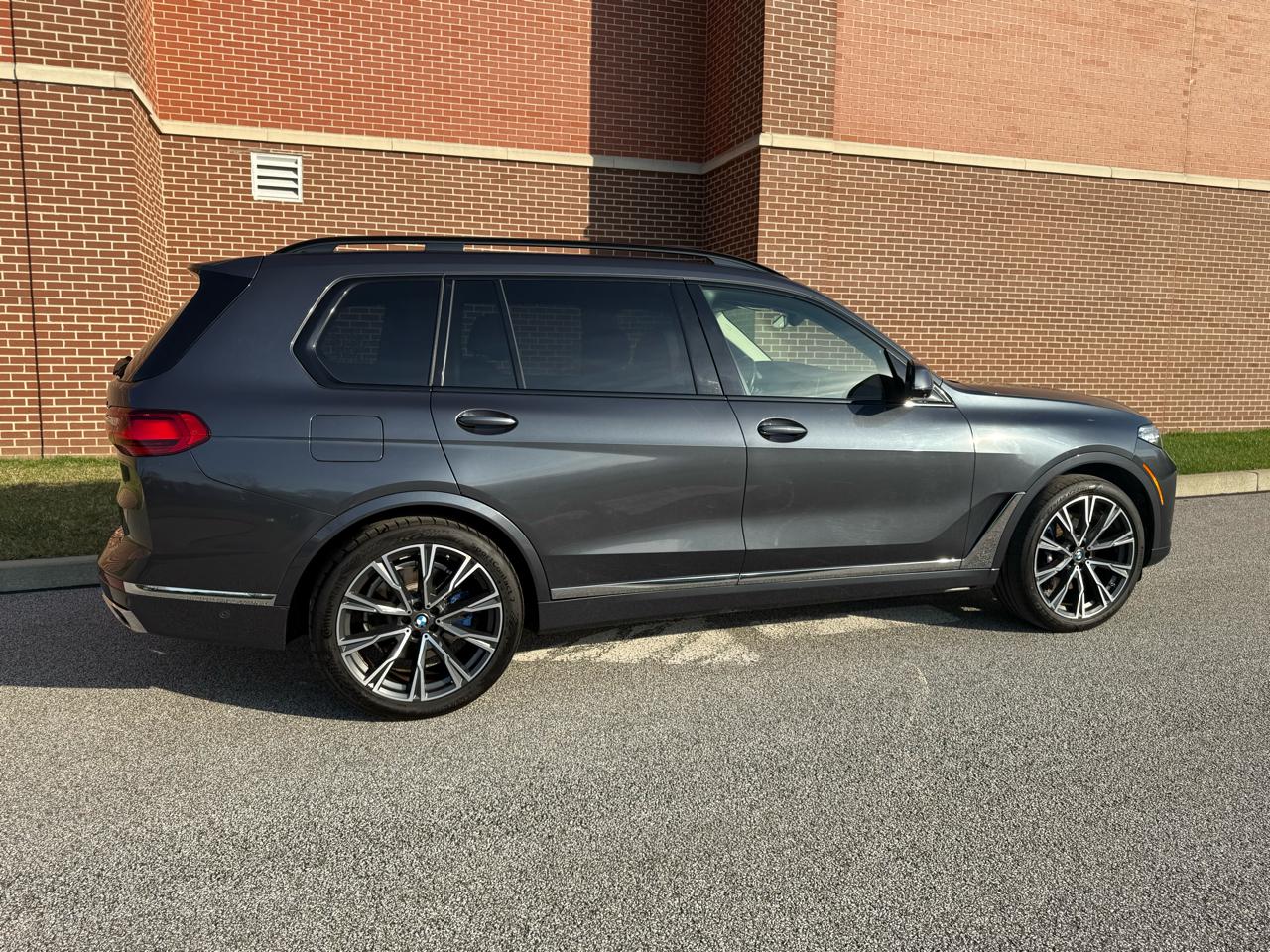 BMW X7  2021