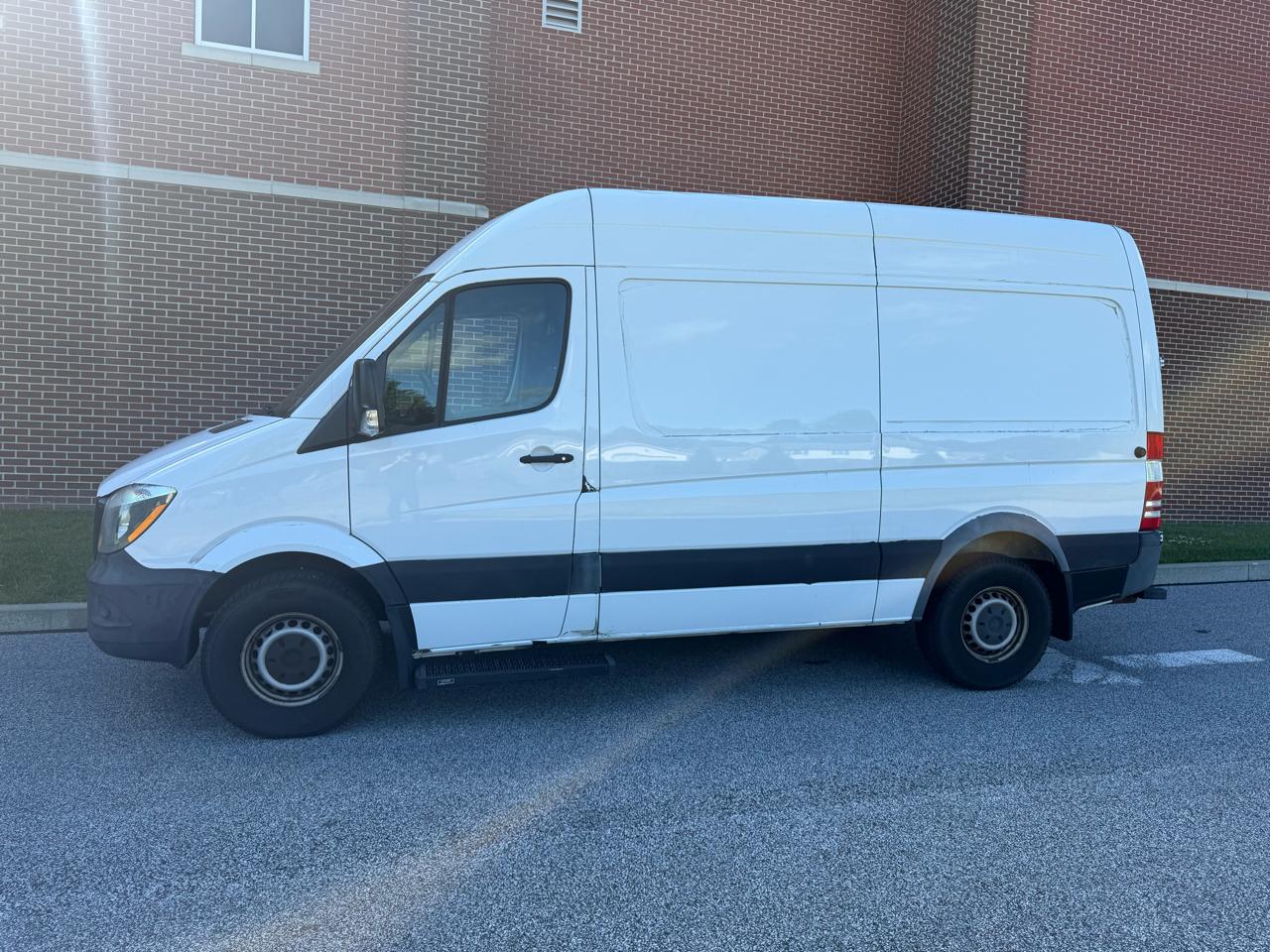 Mercedes-Benz Sprinter 2500 Standard Roof V6 144" RWD 2017