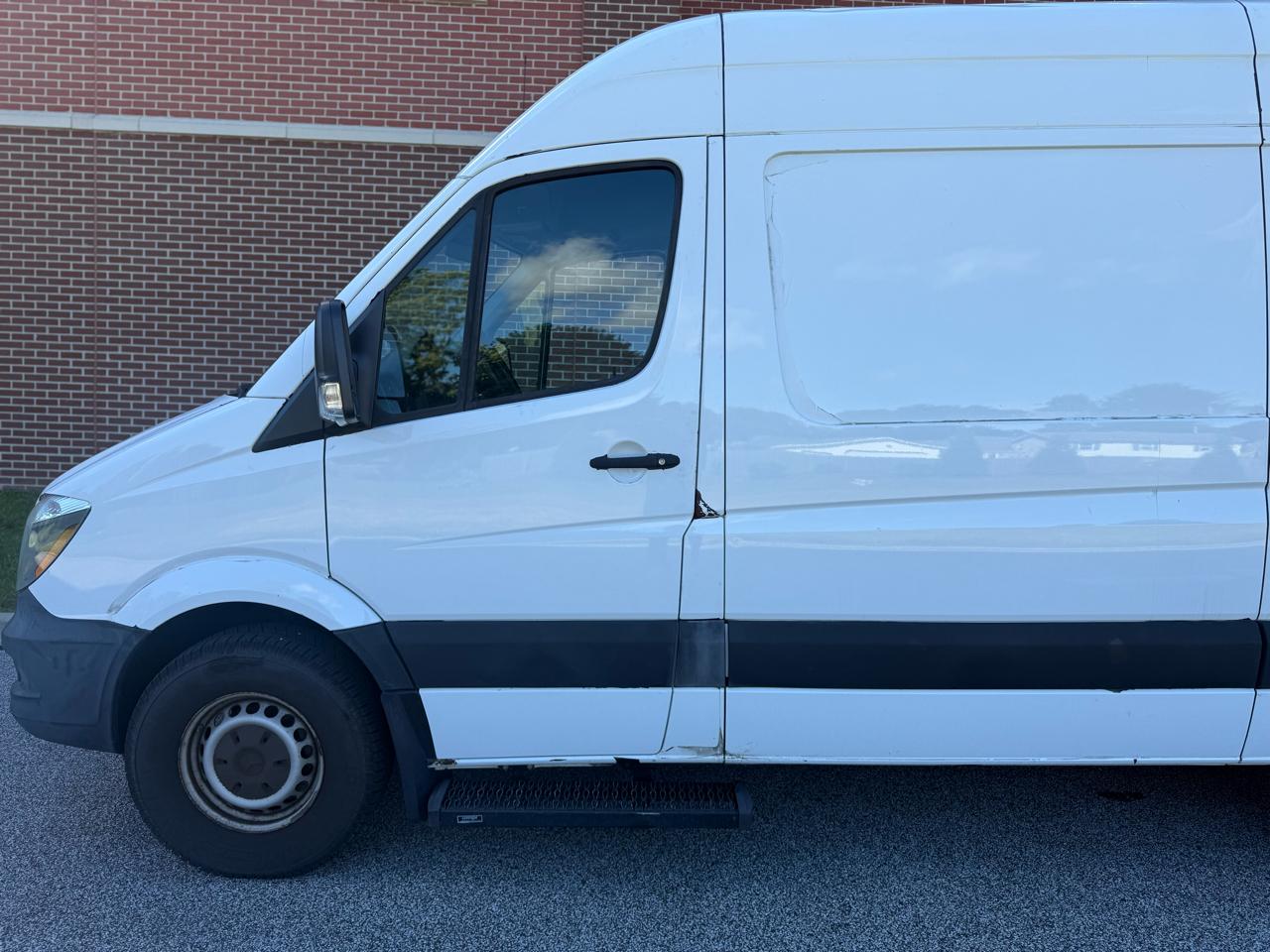 Mercedes-Benz Sprinter 2500 Standard Roof V6 144" RWD 2017