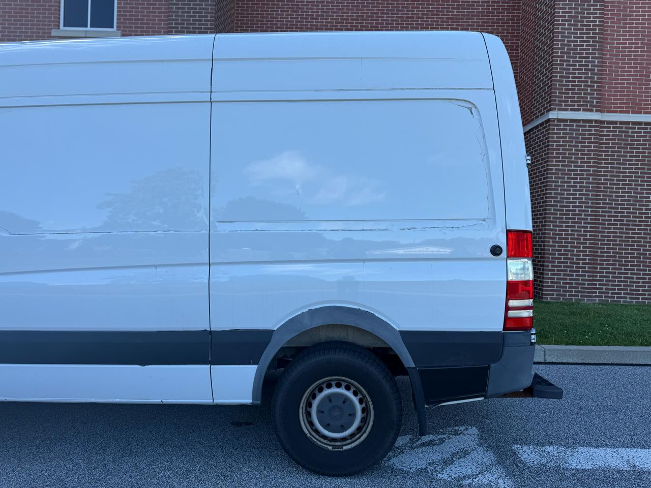 Mercedes-Benz Sprinter 2500 Standard Roof V6 144" RWD 2017