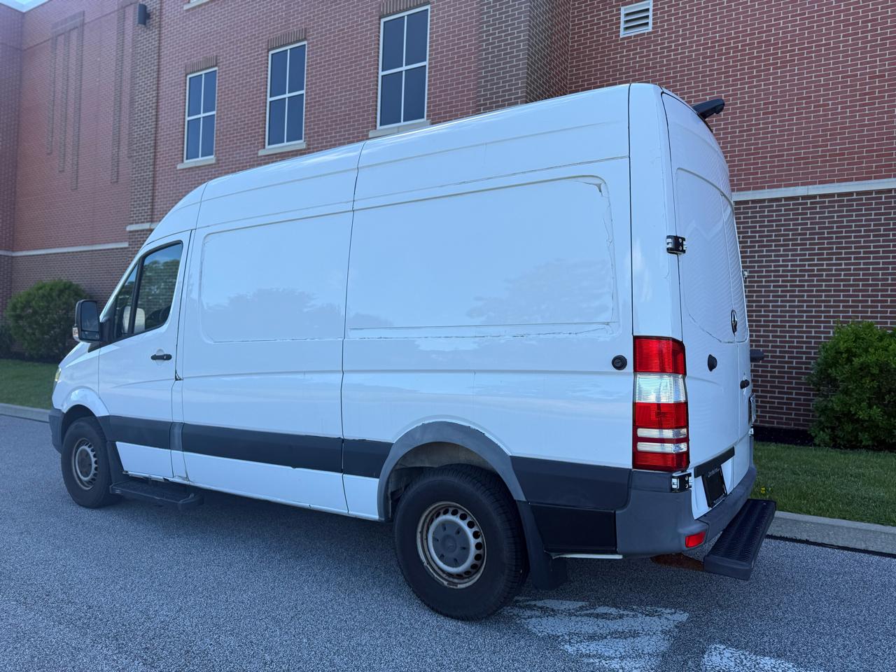 Mercedes-Benz Sprinter 2500 Standard Roof V6 144" RWD 2017