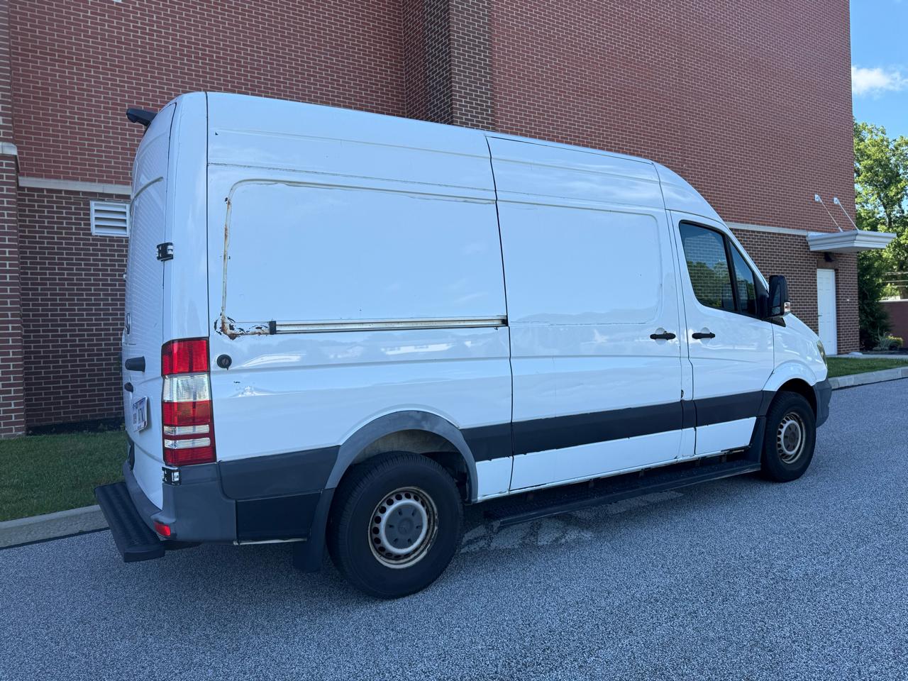 Mercedes-Benz Sprinter 2500 Standard Roof V6 144" RWD 2017