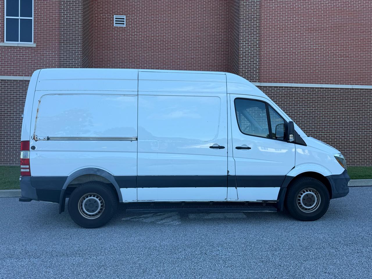 Mercedes-Benz Sprinter 2500 Standard Roof V6 144" RWD 2017