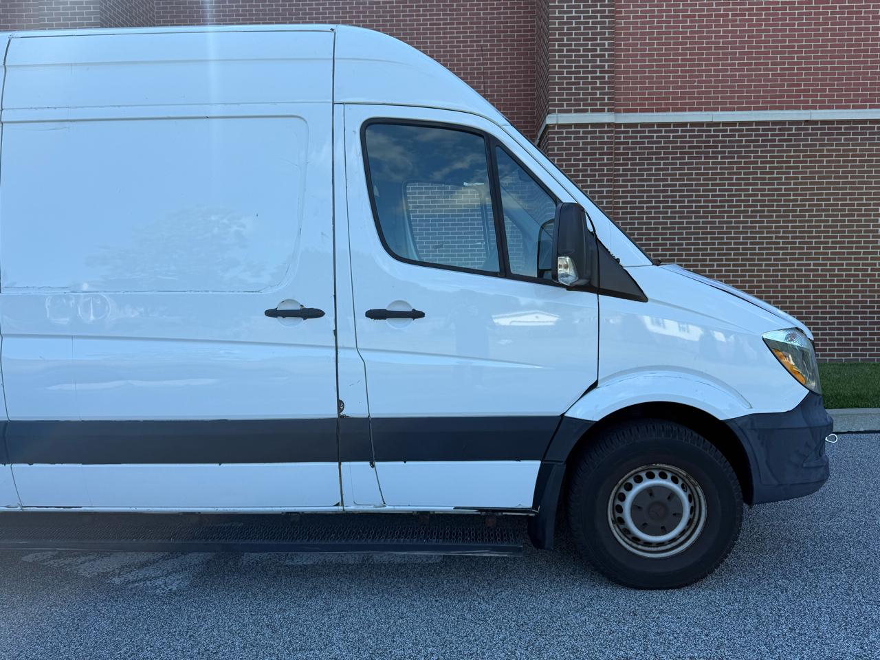 Mercedes-Benz Sprinter 2500 Standard Roof V6 144" RWD 2017