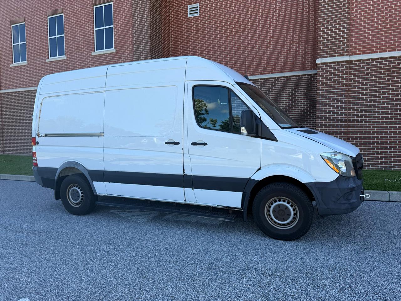 Mercedes-Benz Sprinter 2500 Standard Roof V6 144" RWD 2017