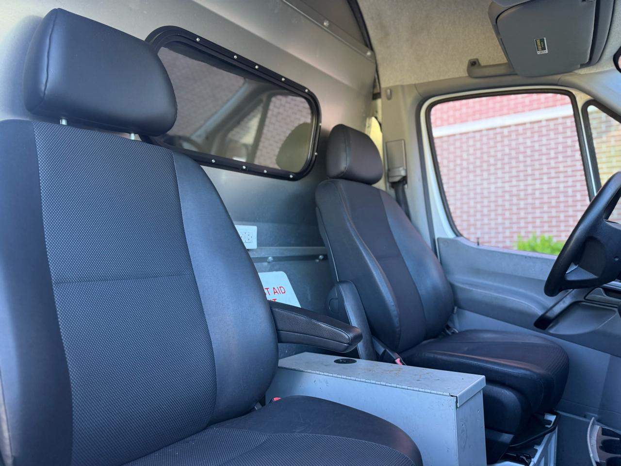 Mercedes-Benz Sprinter 2500 Standard Roof V6 144" RWD 2017