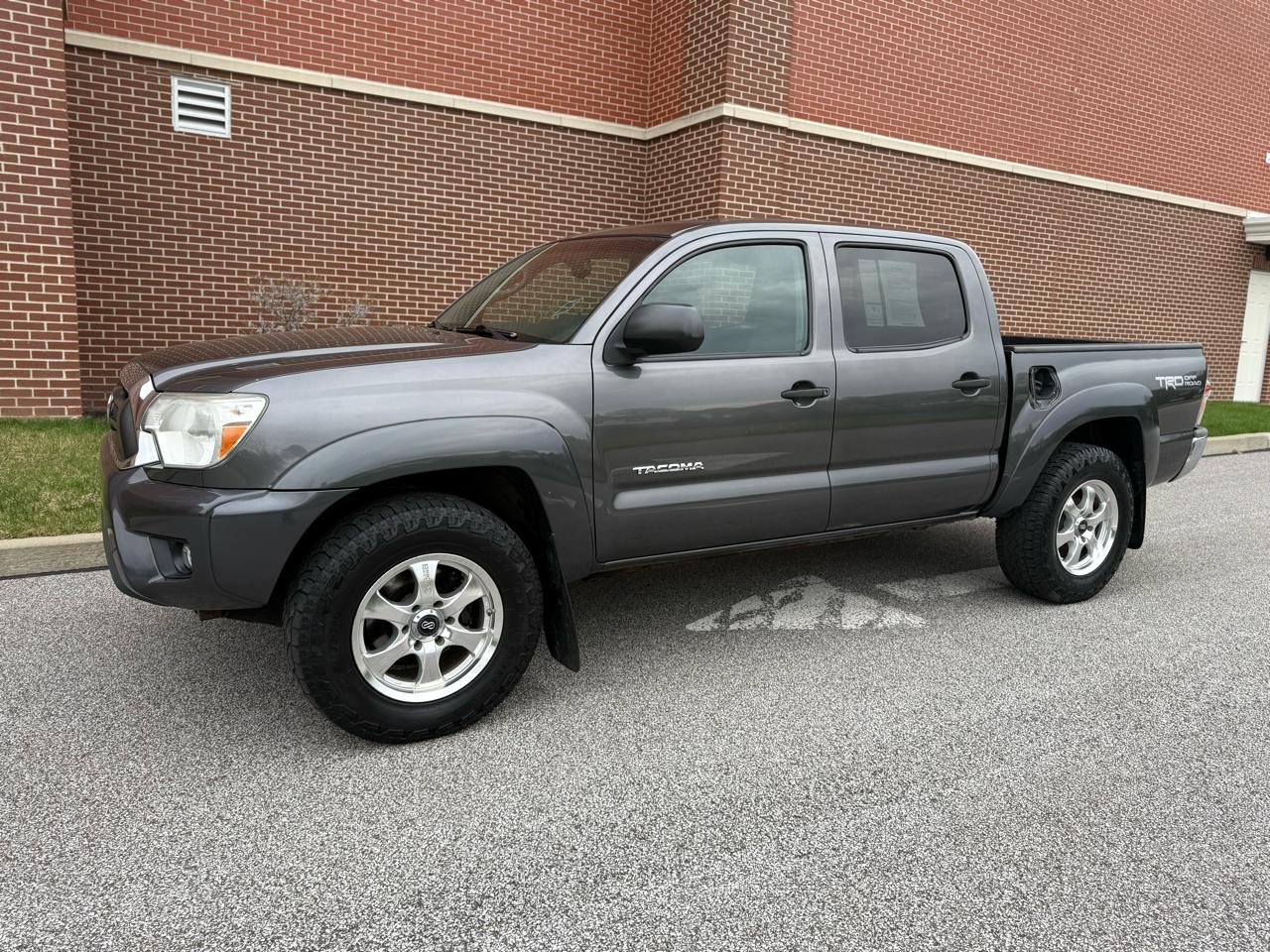 Toyota Tacoma  2013