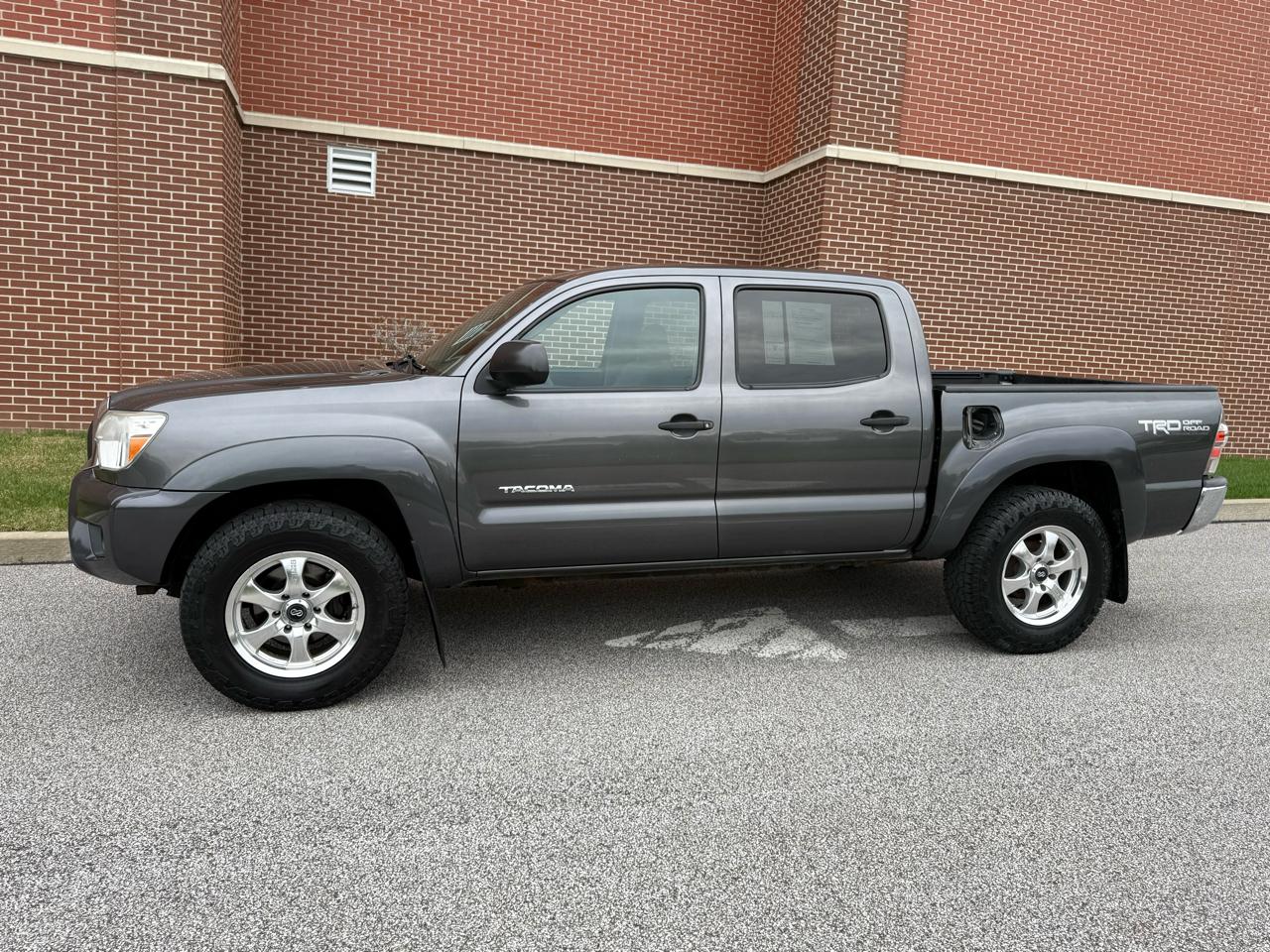Toyota Tacoma  2013