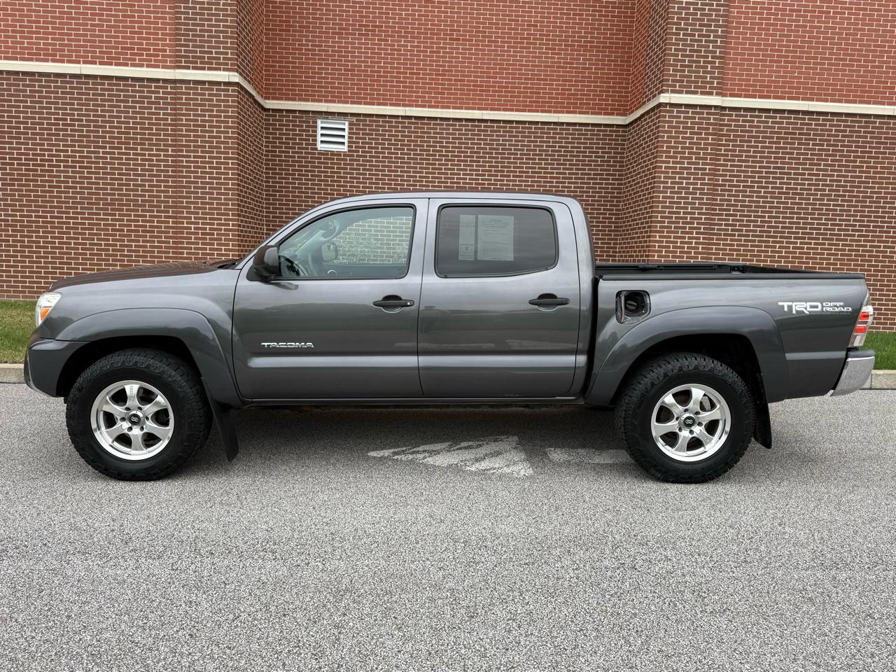 Toyota Tacoma  2013
