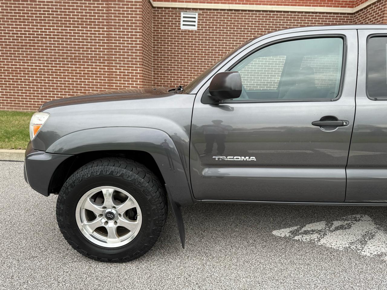 Toyota Tacoma  2013