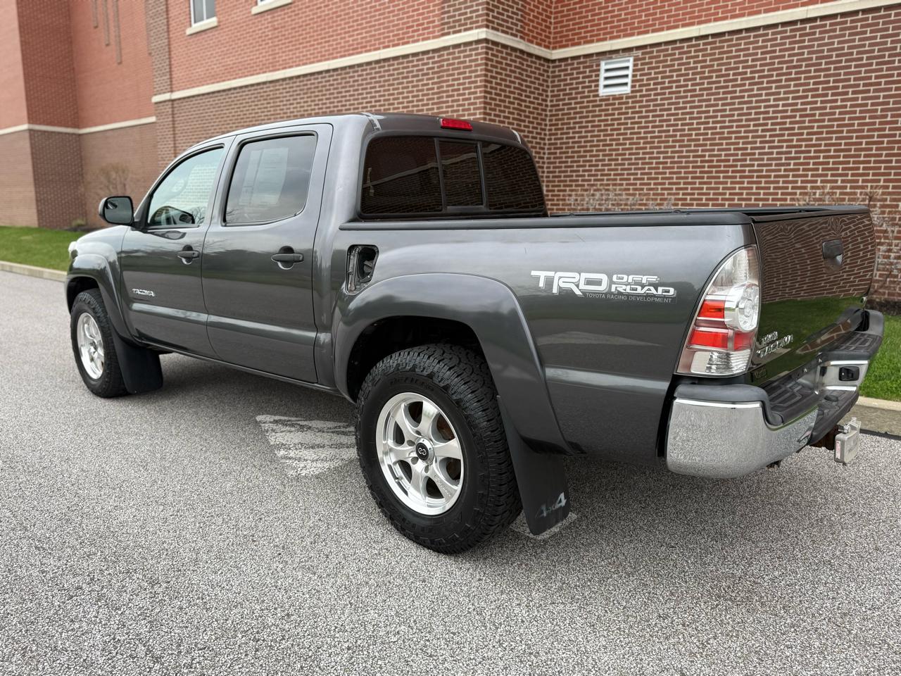 Toyota Tacoma  2013