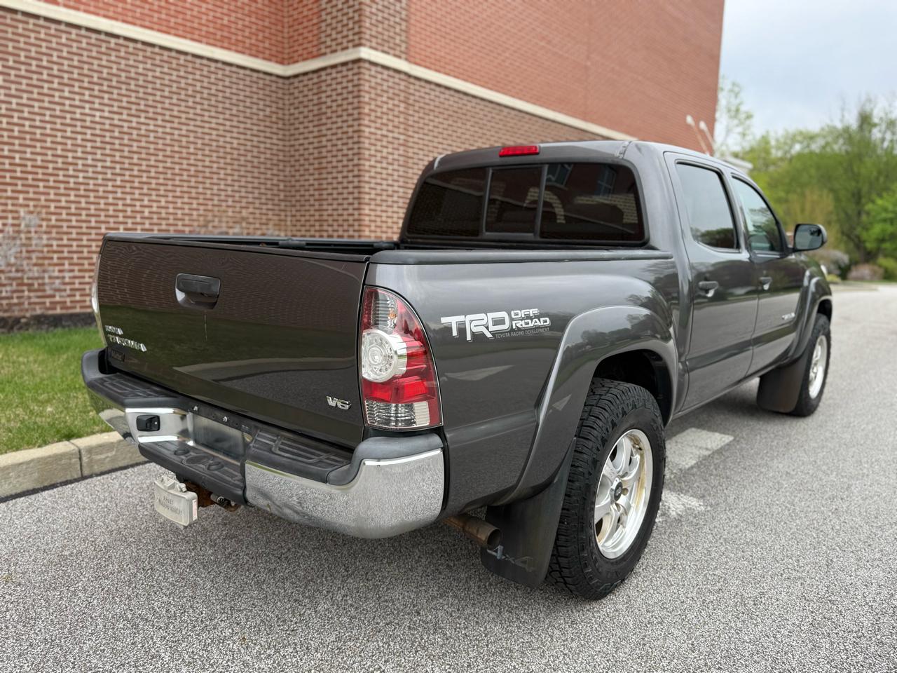 Toyota Tacoma  2013