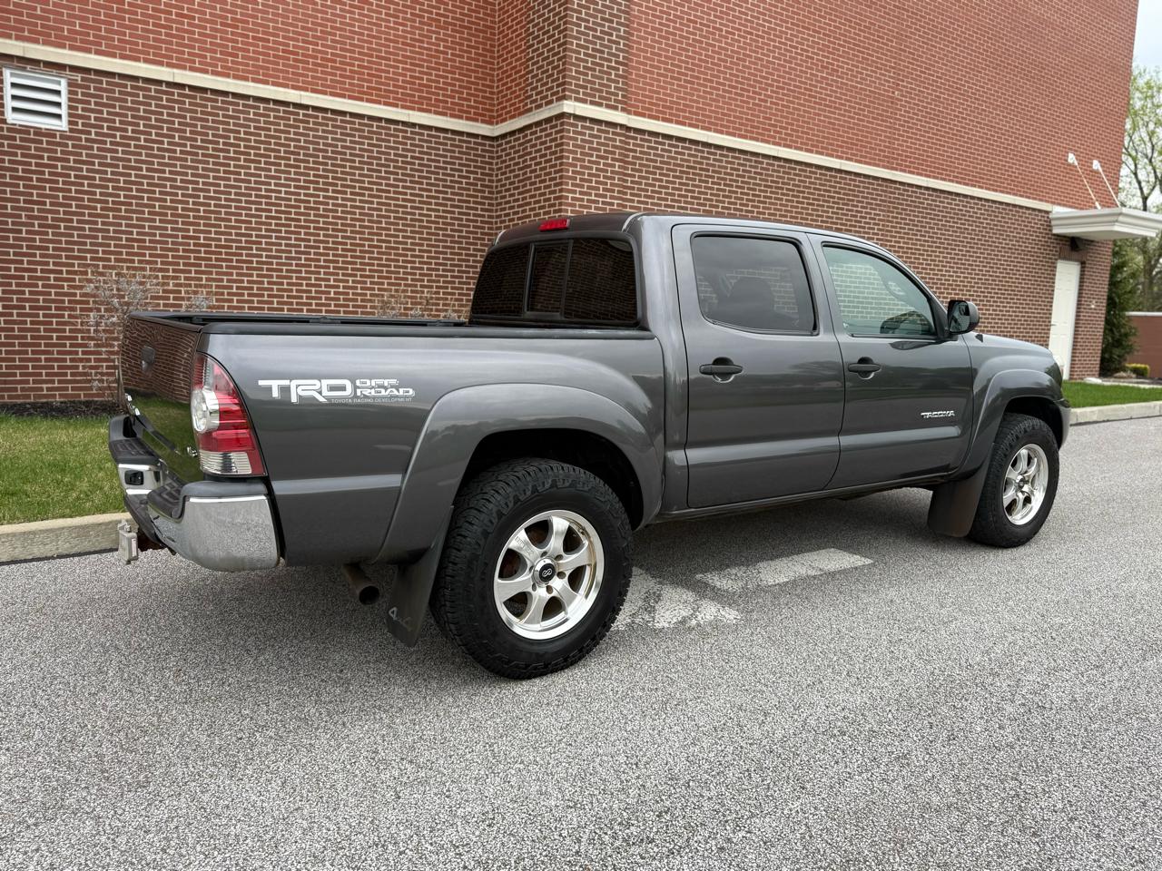 Toyota Tacoma  2013