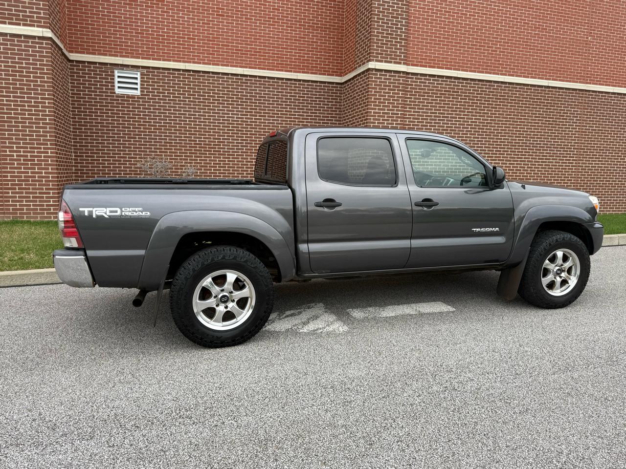 Toyota Tacoma  2013