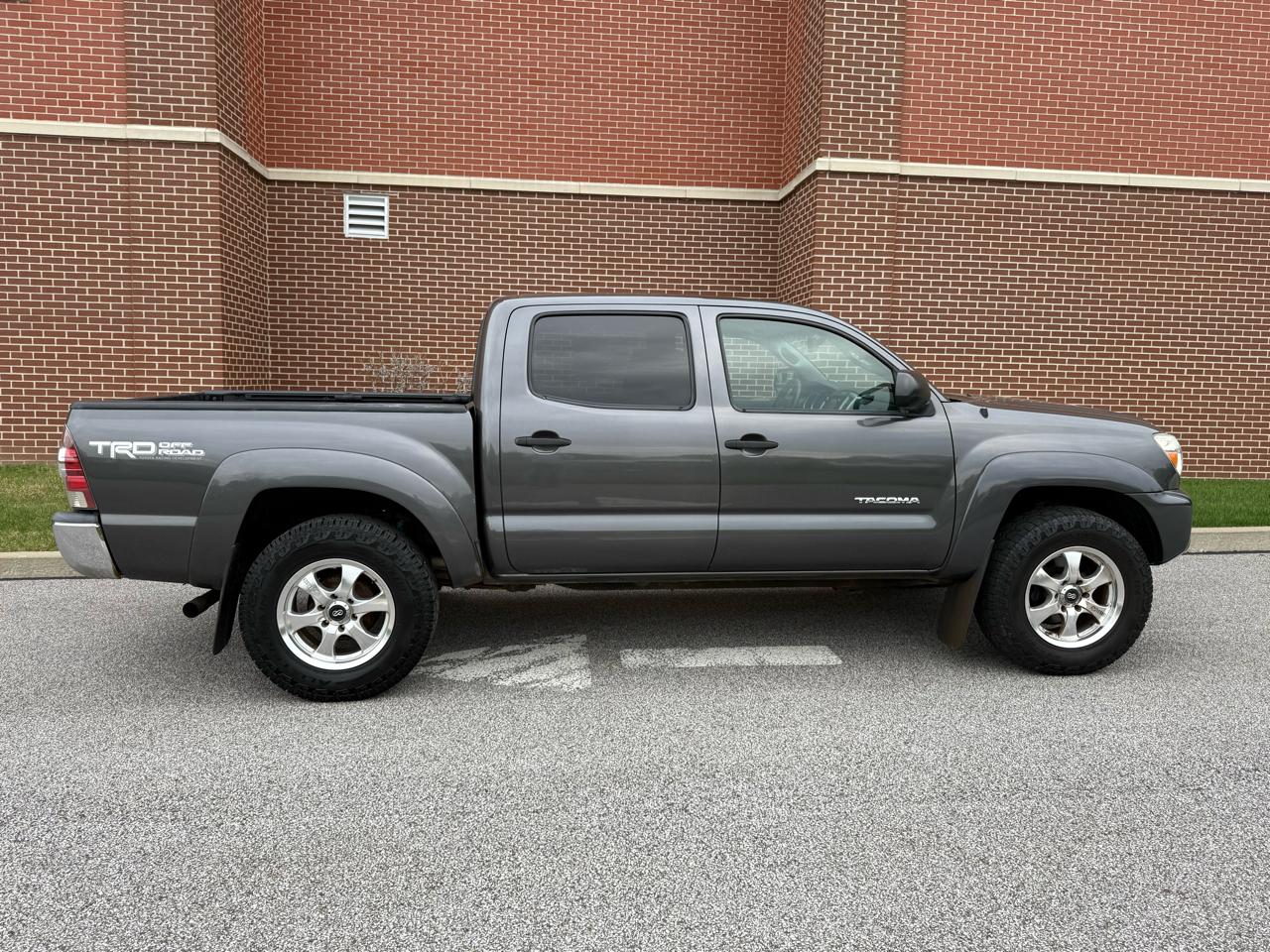 Toyota Tacoma  2013