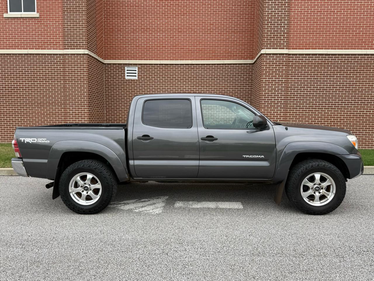 Toyota Tacoma  2013