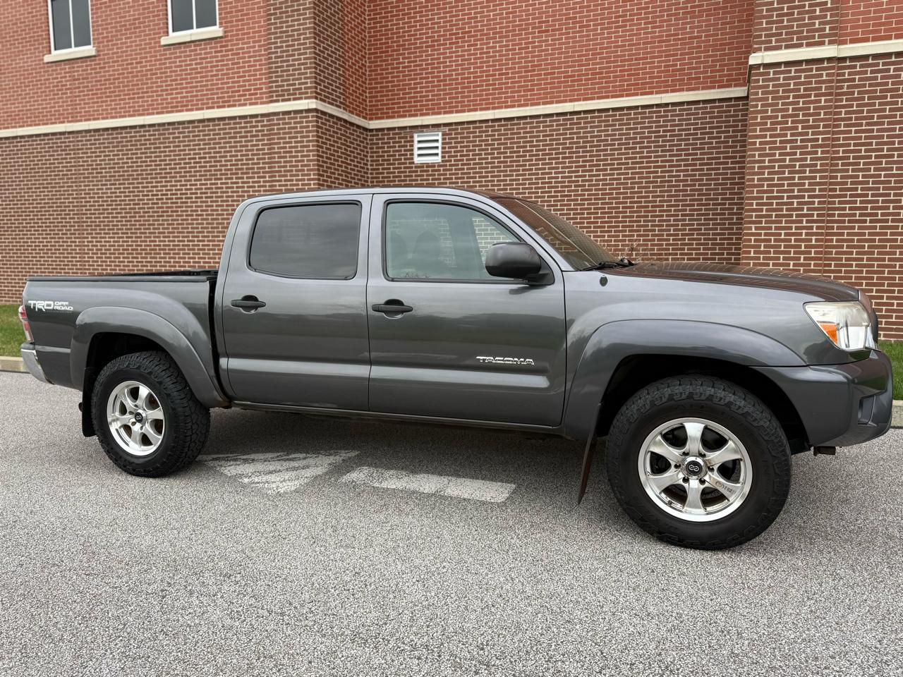 Toyota Tacoma  2013