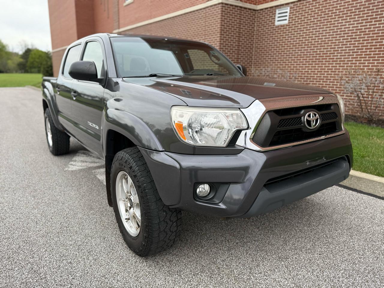 Toyota Tacoma  2013
