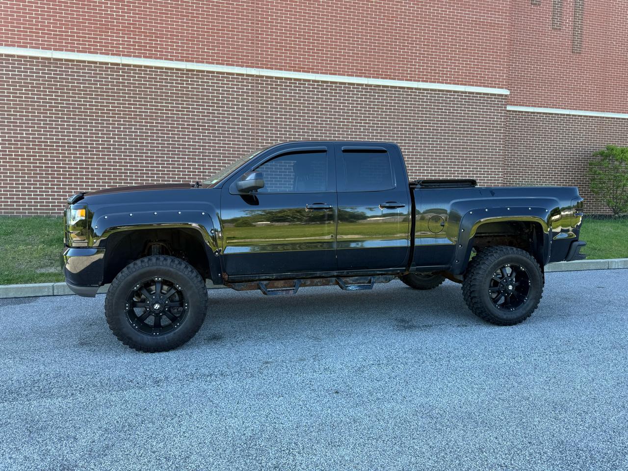 Chevrolet Silverado 1500 4WD Double Cab 143.5" Custom 2017