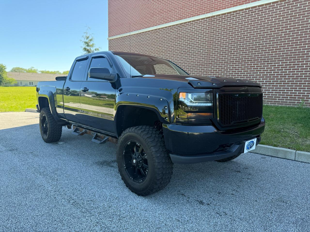 Chevrolet Silverado 1500 4WD Double Cab 143.5" Custom 2017