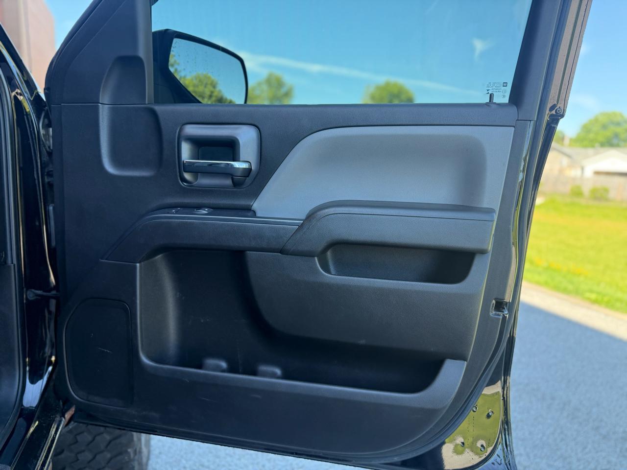 Chevrolet Silverado 1500 4WD Double Cab 143.5" Custom 2017