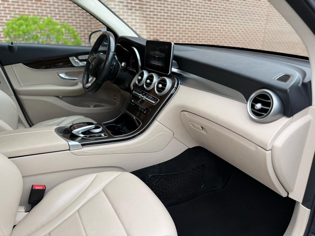 Mercedes-Benz GLC GLC 300 4MATIC SUV 2018