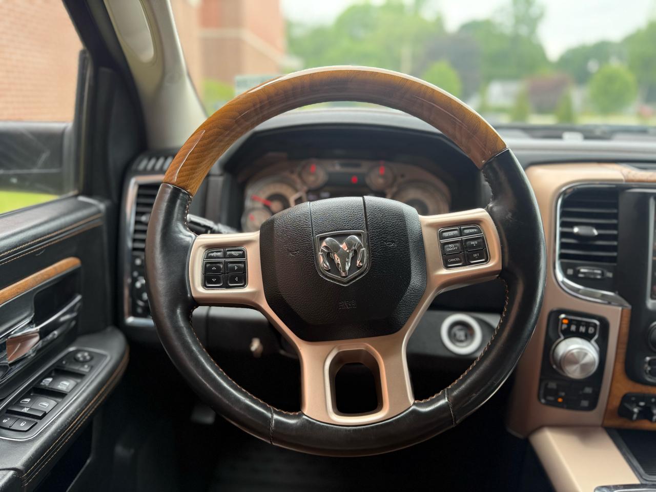 RAM 1500 4WD Crew Cab 140.5" Longhorn 2014