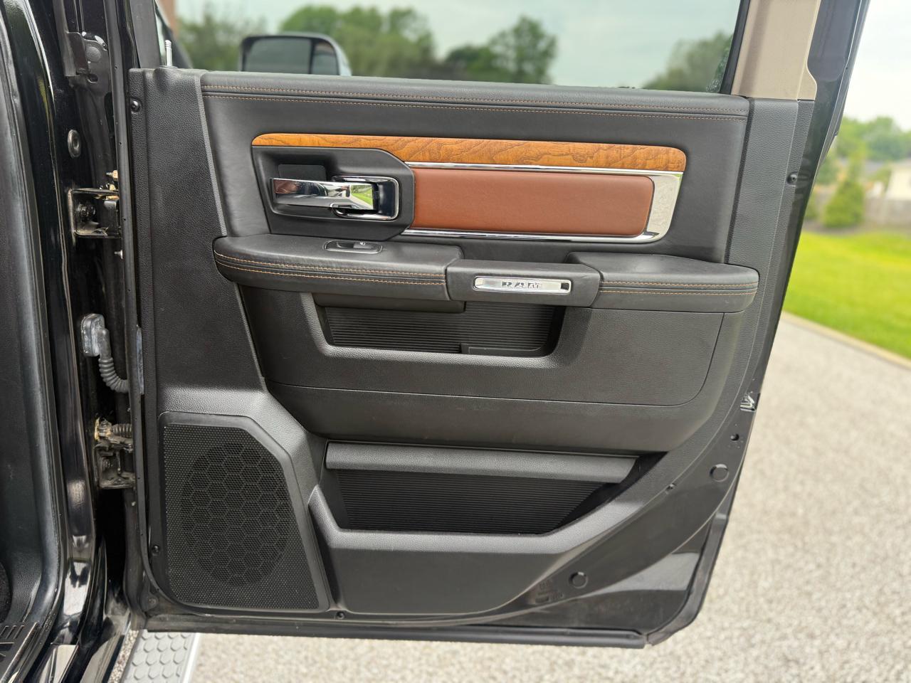 RAM 1500 4WD Crew Cab 140.5" Longhorn 2014