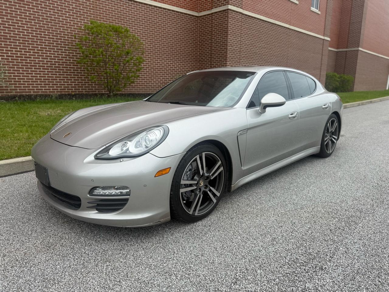 Porsche Panamera 4dr HB 2011