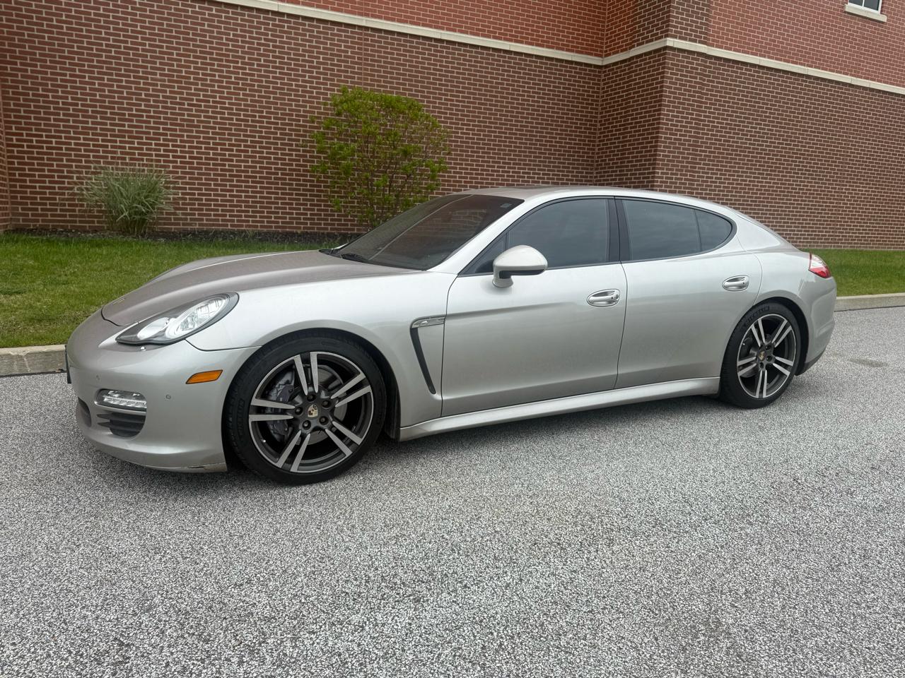 Porsche Panamera 4dr HB 2011