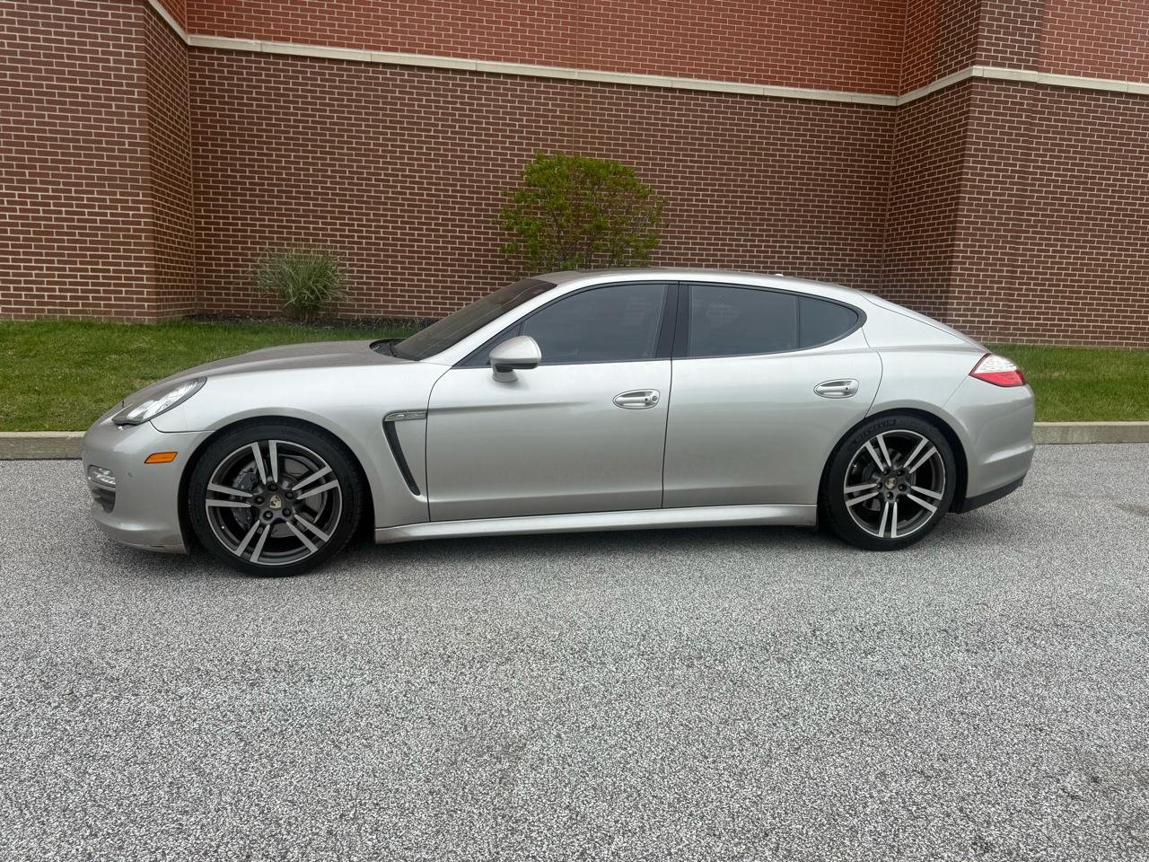 Porsche Panamera 4dr HB 2011