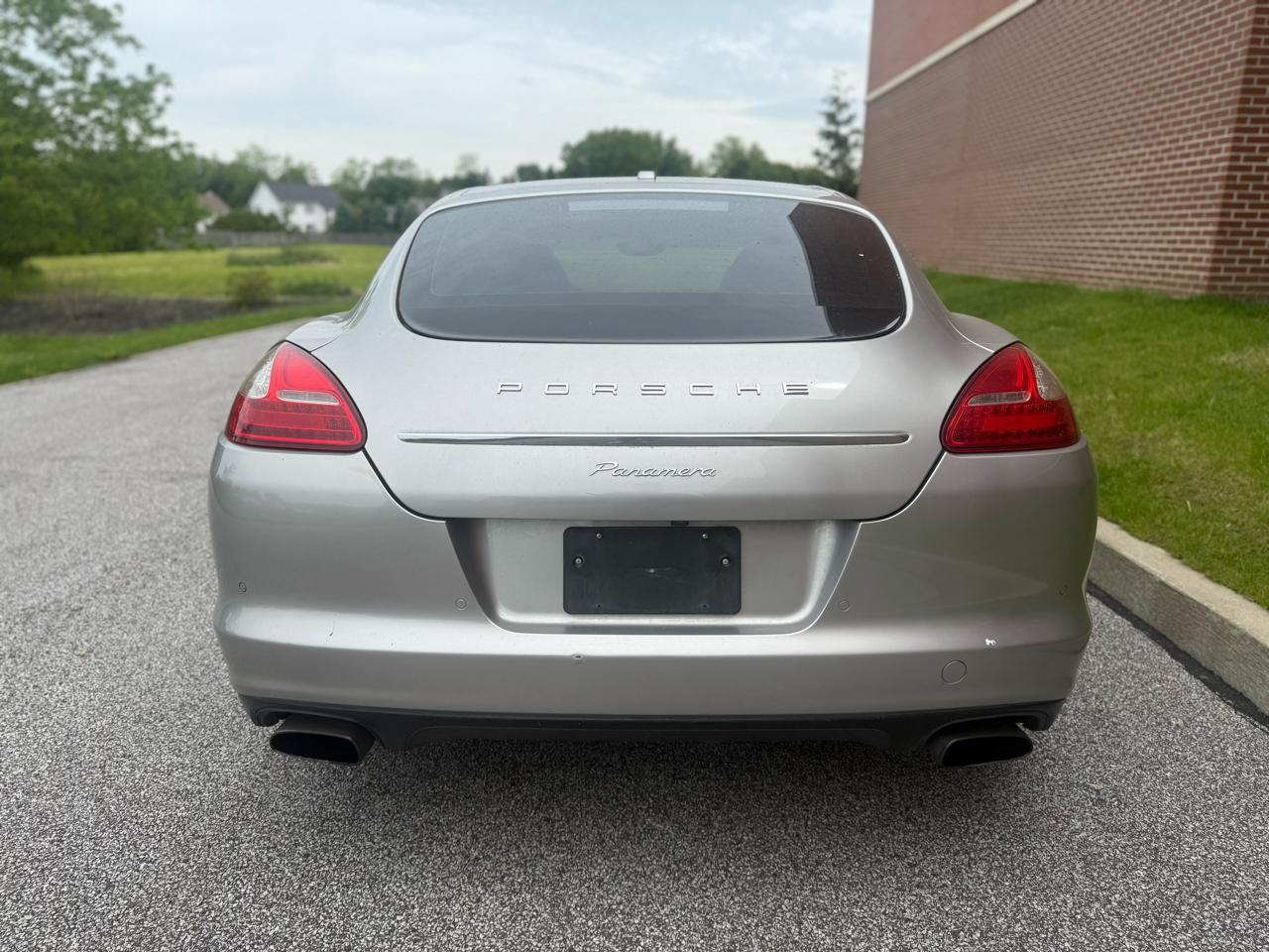 Porsche Panamera 4dr HB 2011