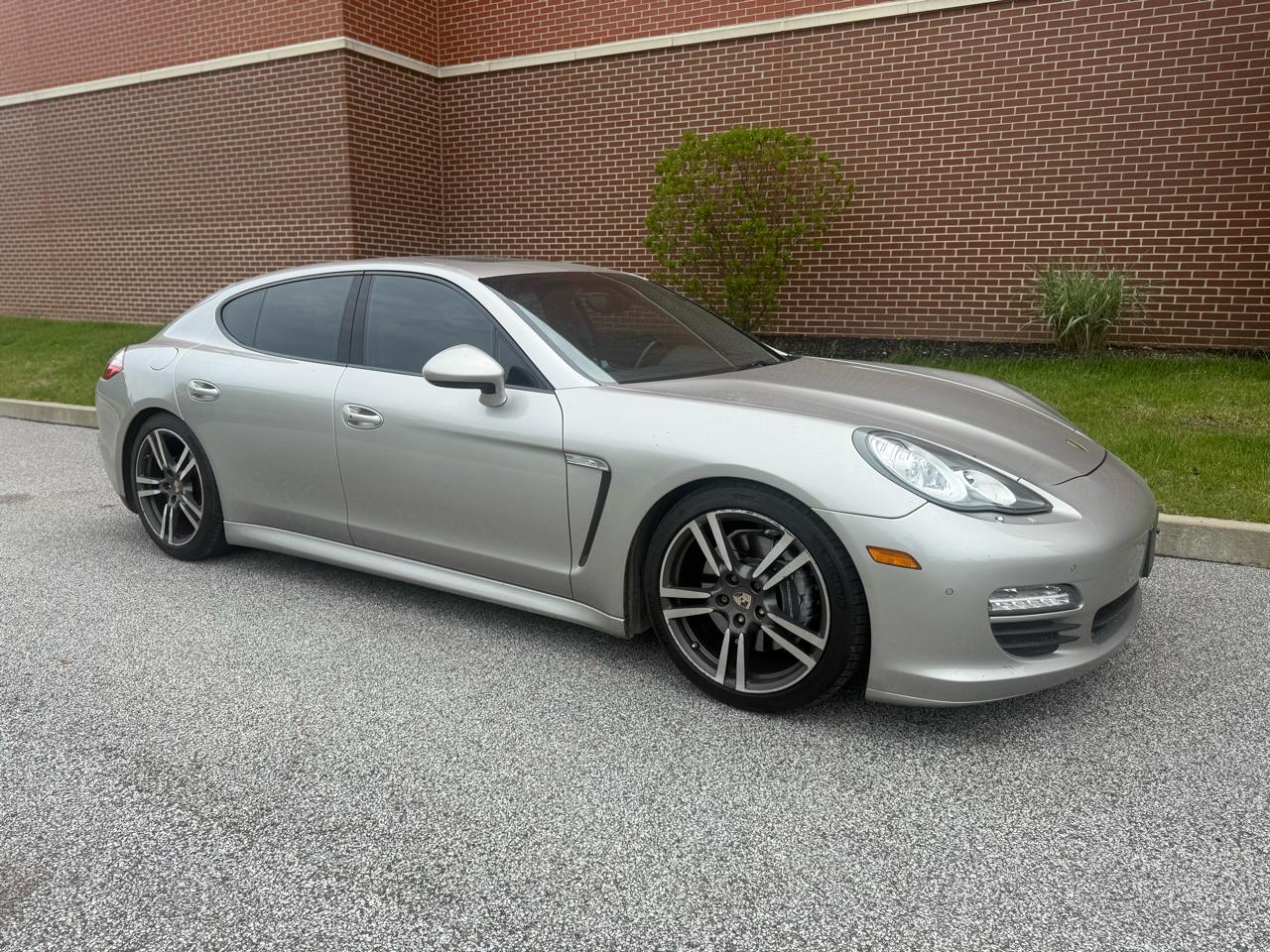 Porsche Panamera 4dr HB 2011