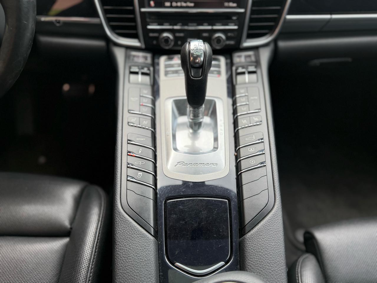 Porsche Panamera 4dr HB 2011