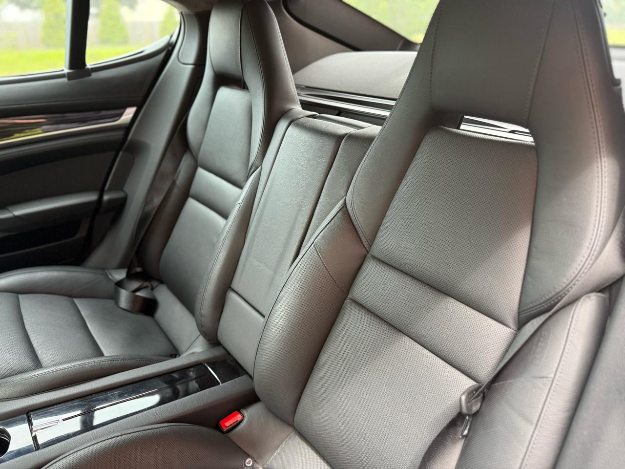 Porsche Panamera 4dr HB 2011