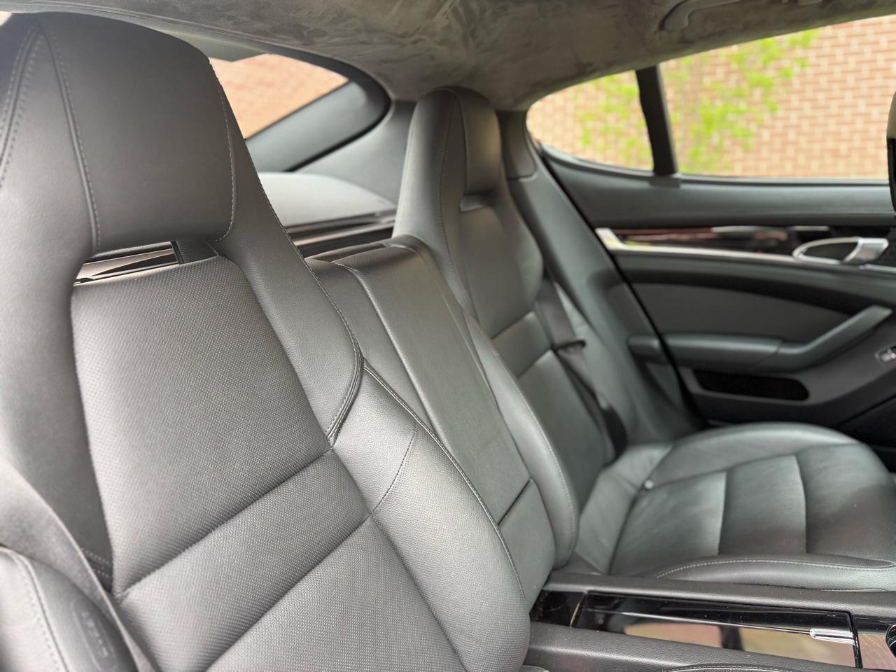 Porsche Panamera 4dr HB 2011