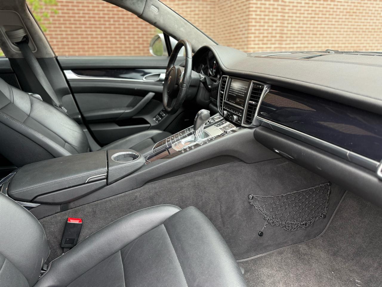 Porsche Panamera 4dr HB 2011