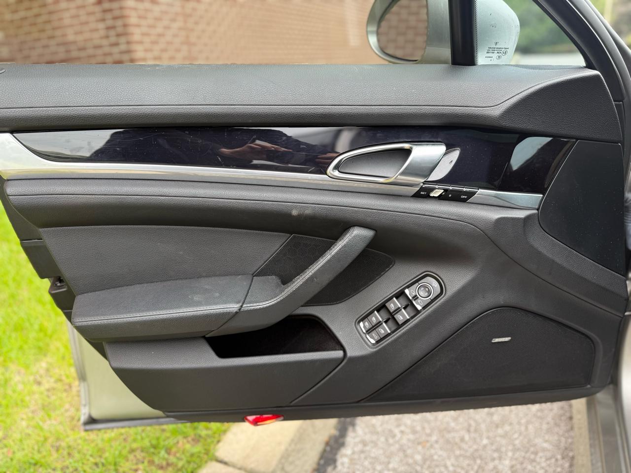 Porsche Panamera 4dr HB 2011