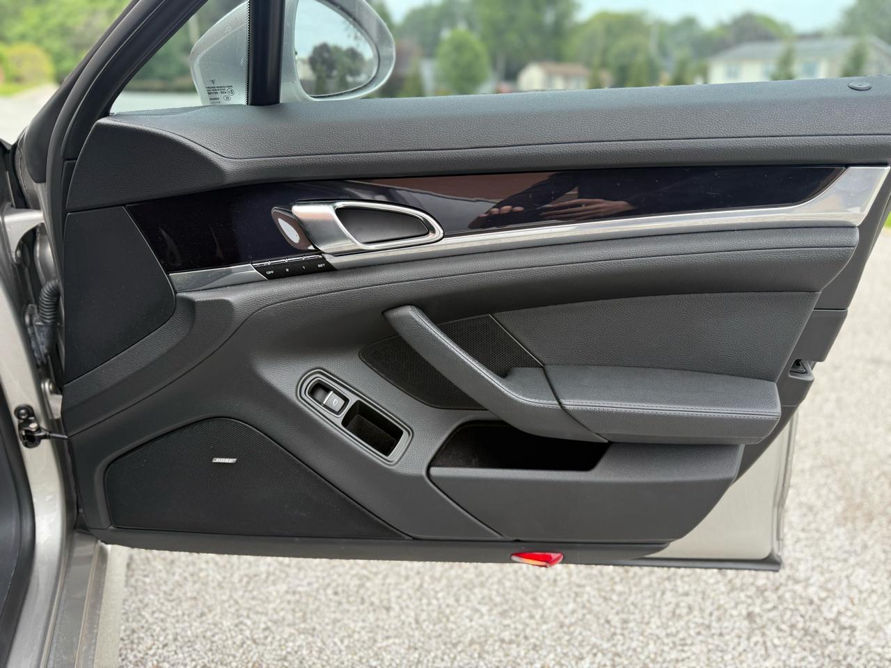 Porsche Panamera 4dr HB 2011