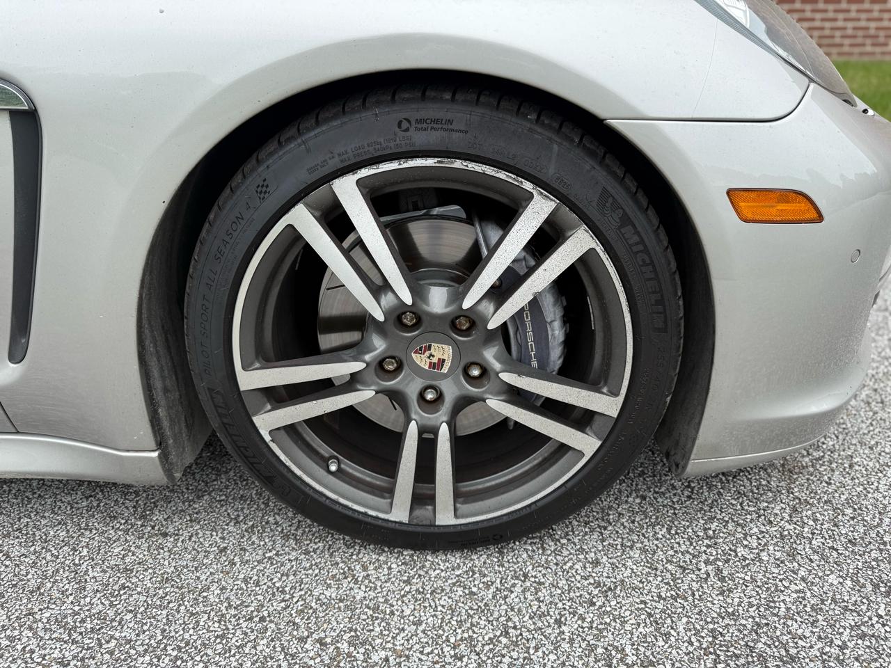 Porsche Panamera 4dr HB 2011