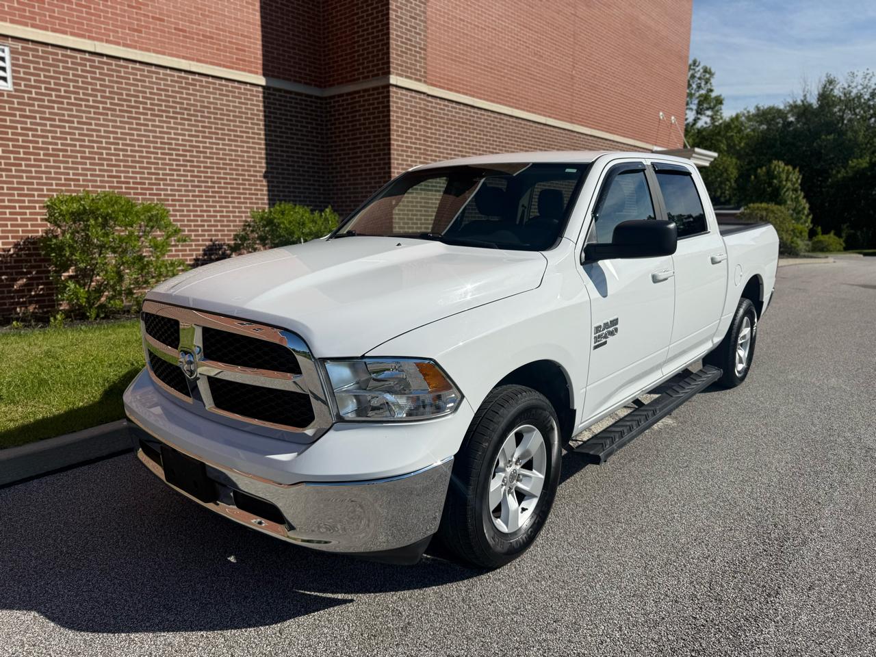 2021 RAM 1500 Classic SLT 4x4 Crew Cab 5'7's photo