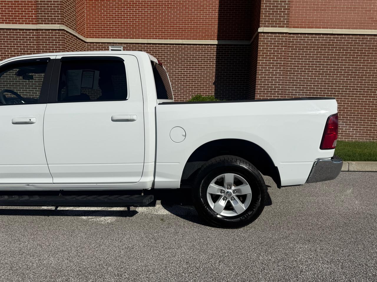 RAM 1500 Classic SLT 4x4 Crew Cab 5'7" Box 2021