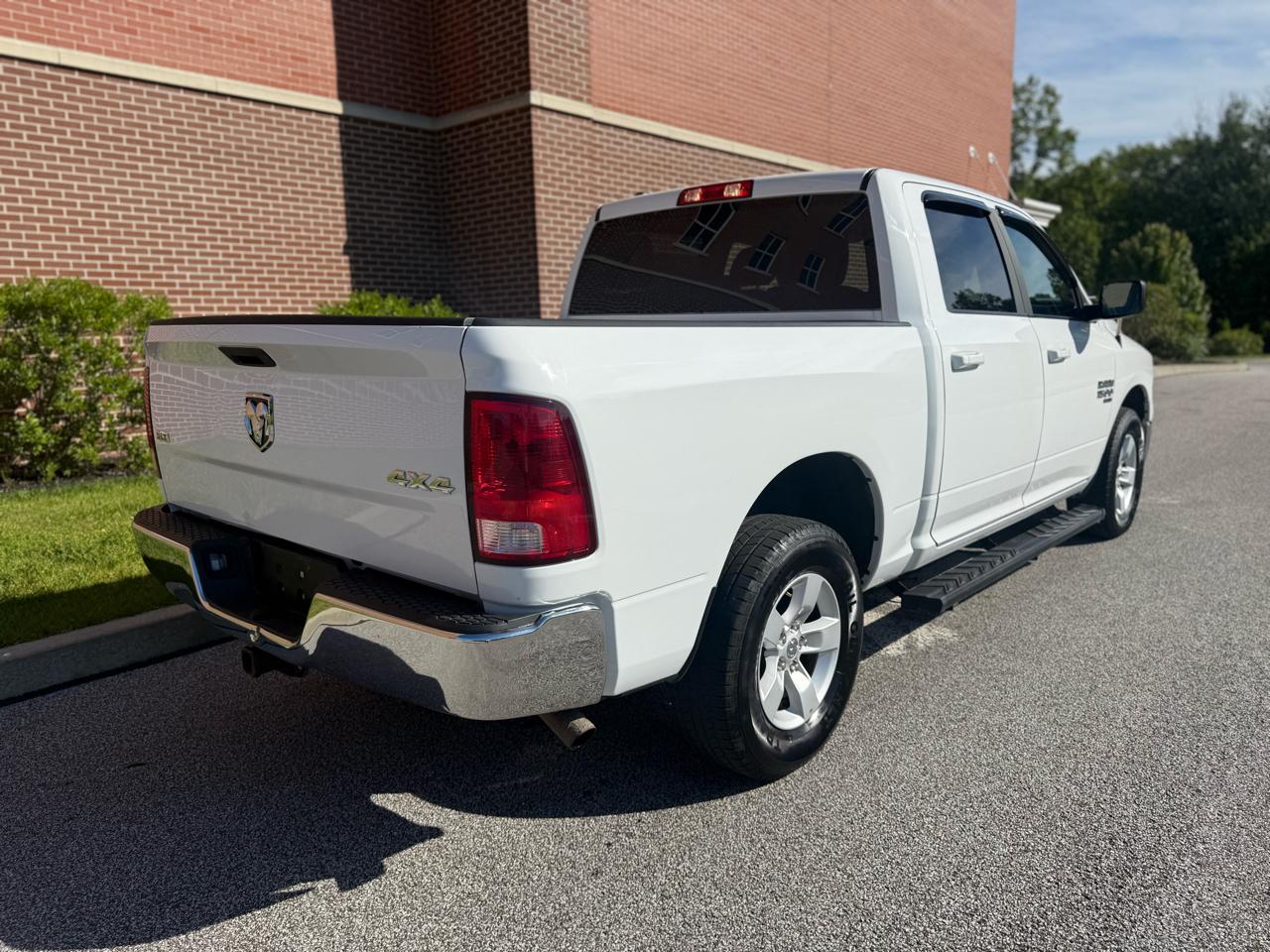 RAM 1500 Classic SLT 4x4 Crew Cab 5'7" Box 2021