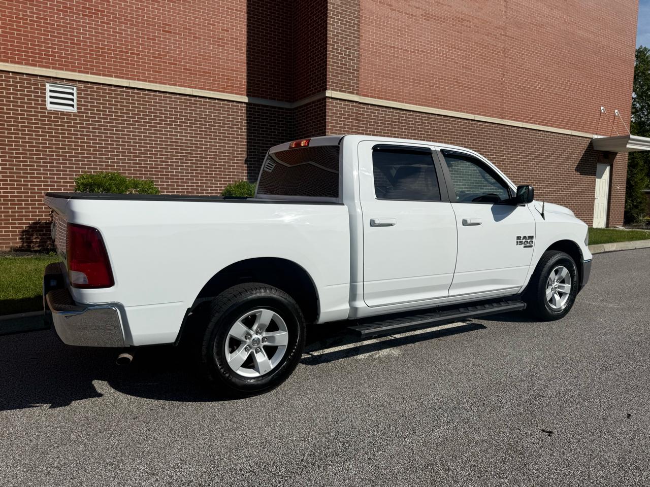 RAM 1500 Classic SLT 4x4 Crew Cab 5'7" Box 2021
