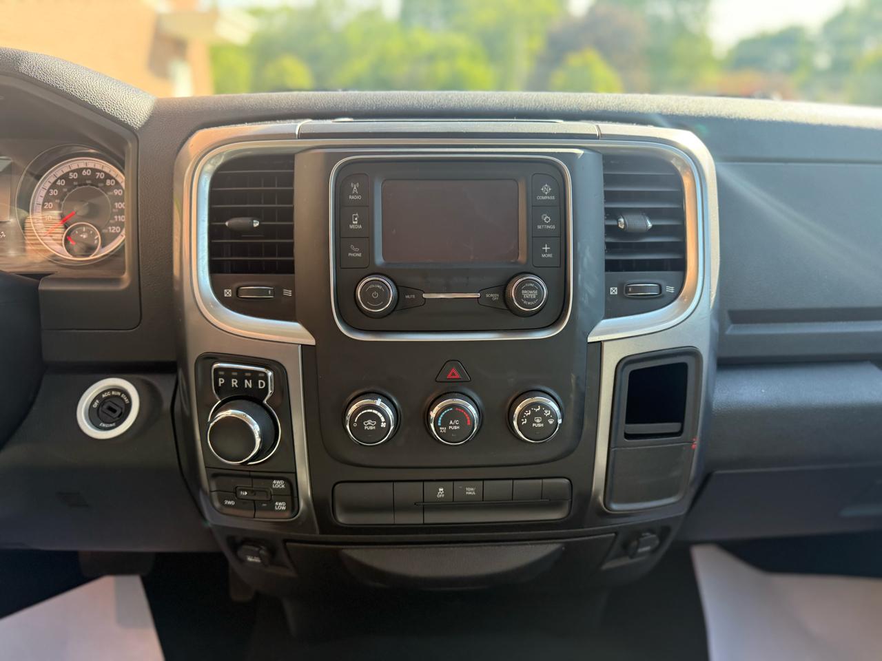 RAM 1500 Classic SLT 4x4 Crew Cab 5'7" Box 2021