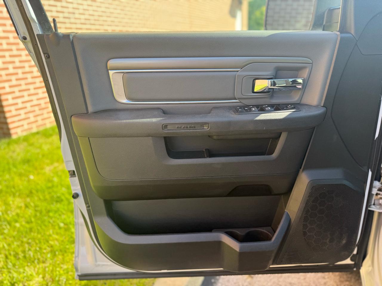RAM 1500 Classic SLT 4x4 Crew Cab 5'7" Box 2021