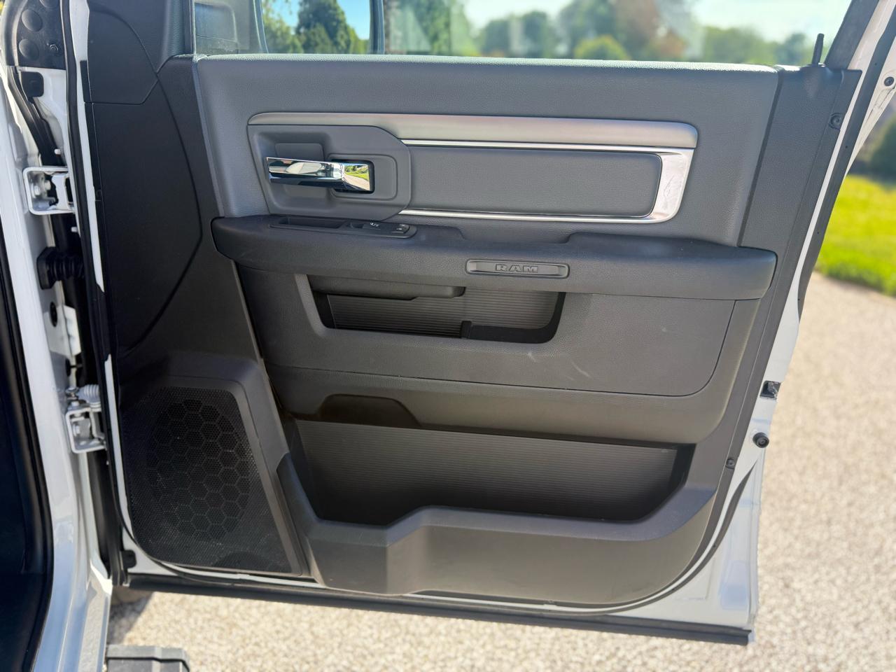 RAM 1500 Classic SLT 4x4 Crew Cab 5'7" Box 2021