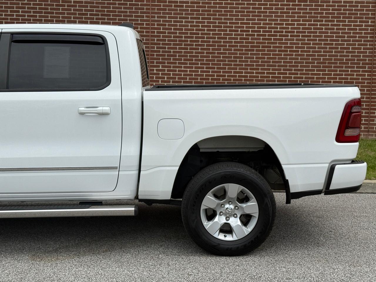 RAM 1500 Big Horn/Lone Star 4x4 Crew Cab 5'7" Box 2019